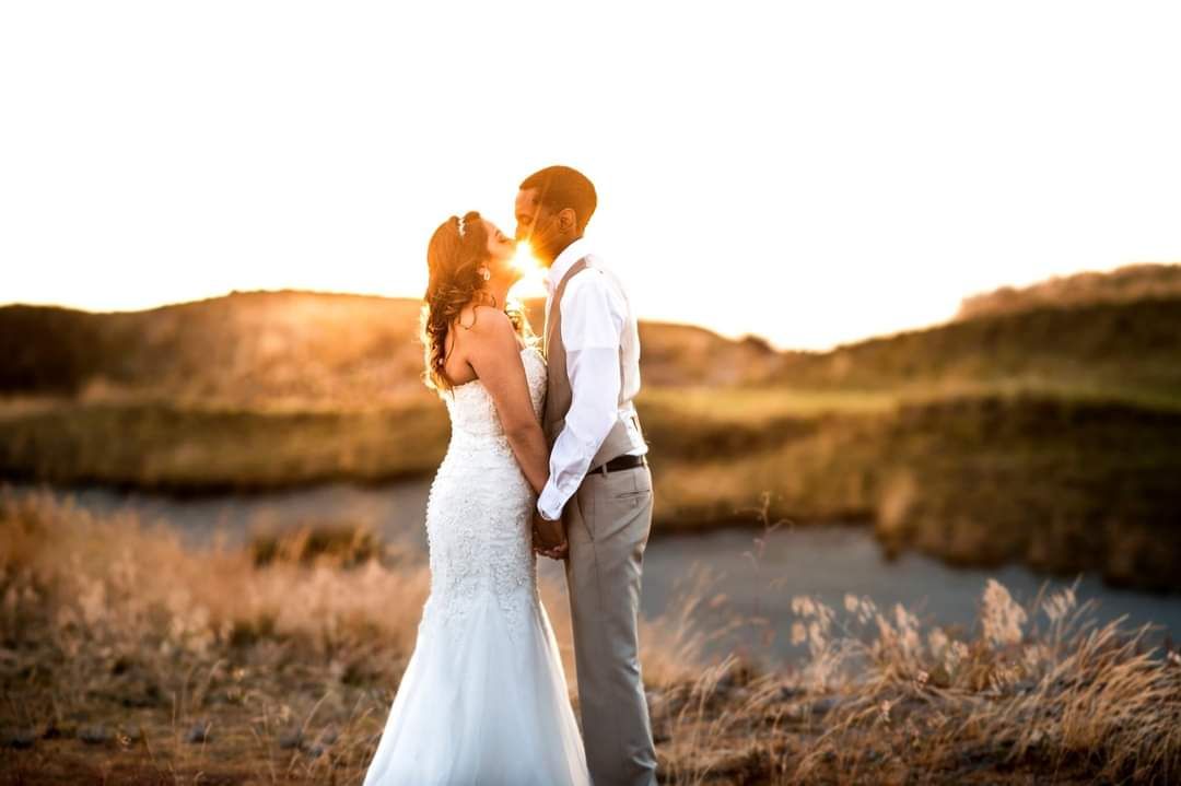 How to Build a Rain Plan for a Puget Sound Wedding (Without Losing the Photos)